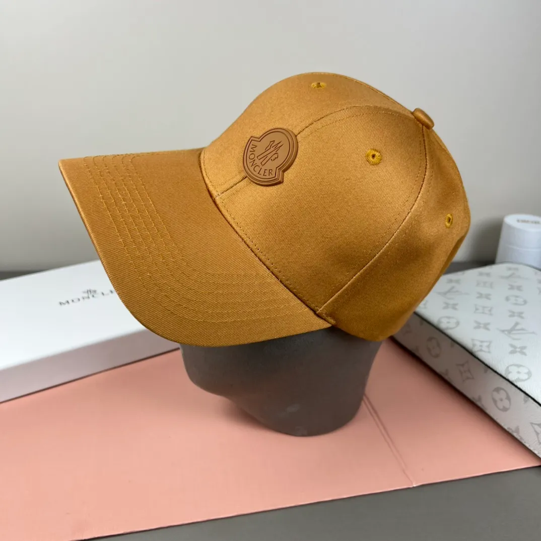 P76 comes with dust bag MONCLER mouth covering 🎩Good quality, high-end atmosphere, super popular 💖The texture is great, it is very easy to match when out on the street! Fashion trends! A must-have item for going out, the same style for men and women, get it now!