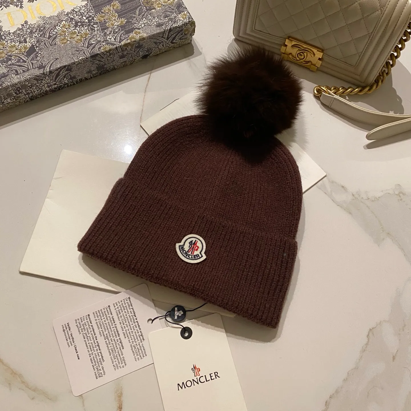 Moncler muzzle cashmere knitted hat + fox fur ball