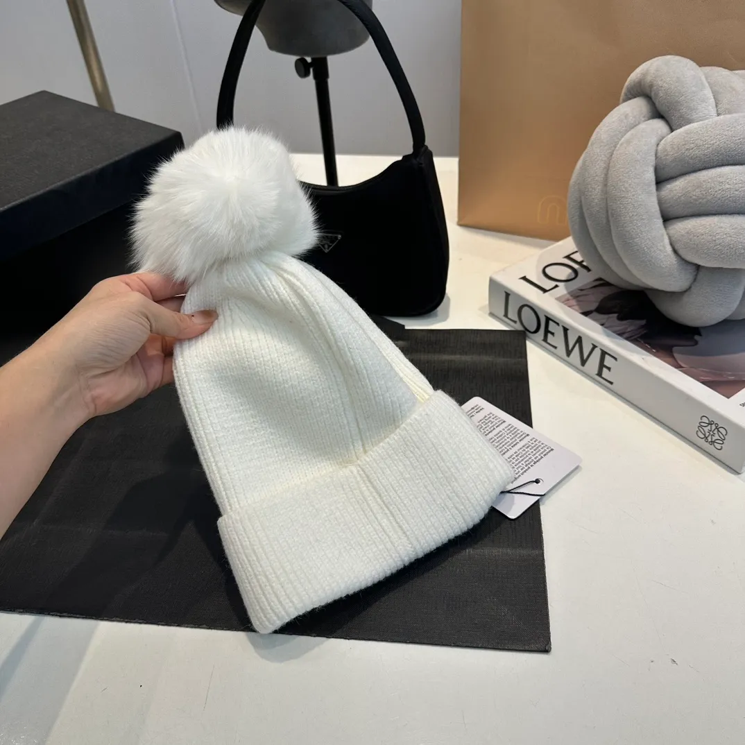 P70 MONCLER2024 new knitted wool ear protection warm hat, order now
