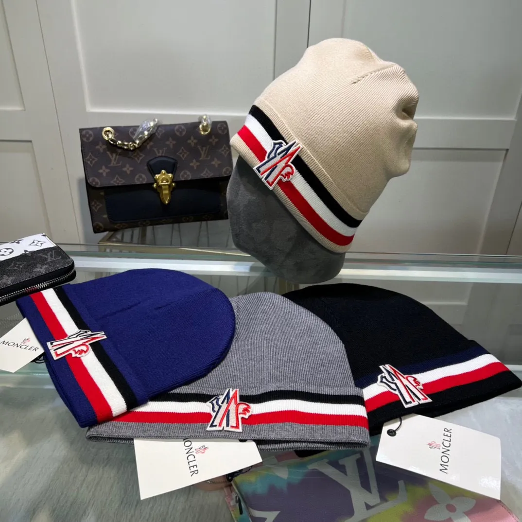 P50 comes with dust bag 🌺【MONCLER】Official website classic model, pay attention to the quality, the only one in the market that pays attention to quality details, 70% wool, 30% rabbit fur knitted hat! The same style for men and women, thicker and warmer, fashionable and popular 🌸First-class quality, the best brand for warmth in autumn and winter, order now, limited edition
