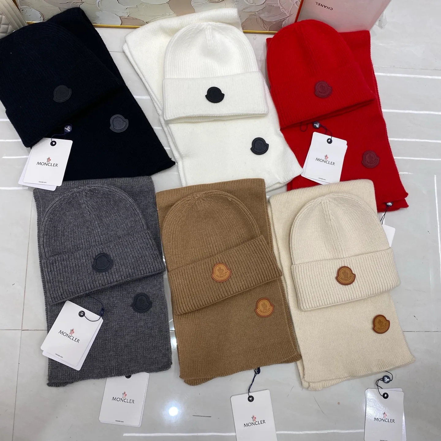 Moncler cashmere knitted hat + scarf🧣