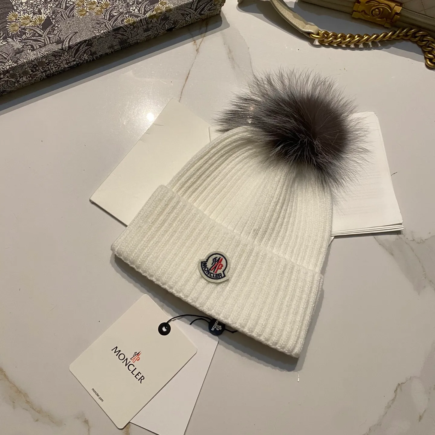 Moncler muzzle knitted hat + black fox fur ball