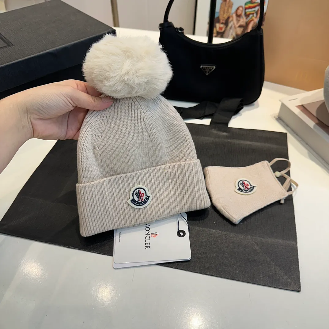 P80 Moncler muzzle hat + mask imitating cold set Autumn and winter women's wool woven warm knitted hat Cashmere soft and waxy texture, authentic quality enjoyment! Original label! High quality in stock!