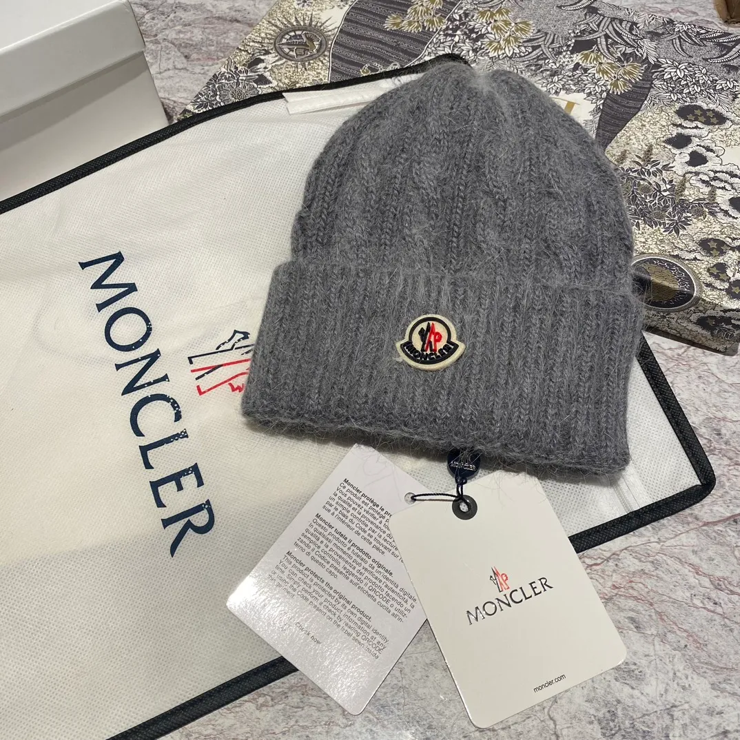 Cabbage price Moncler high-end rabbit hair twist knitted hat