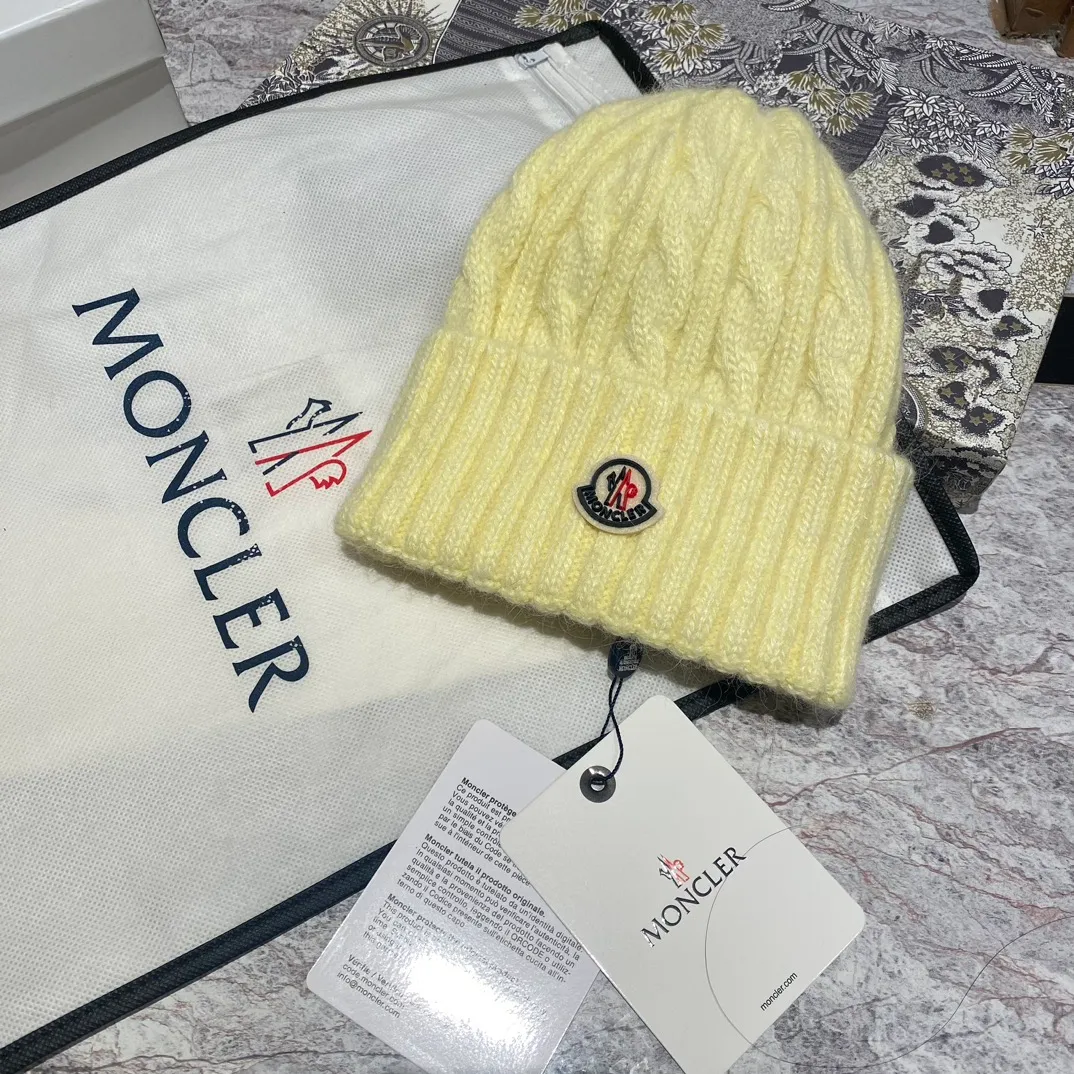 Cabbage price Moncler high-end rabbit hair twist knitted hat
