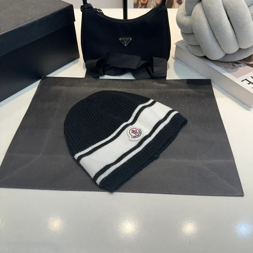 P54 MONCLER Mouth Fashion Pearl Stripe Knitted Rabbit Fur Hat Women's Winter Warm Wool Hat Women's Versatile Pullover Hat
