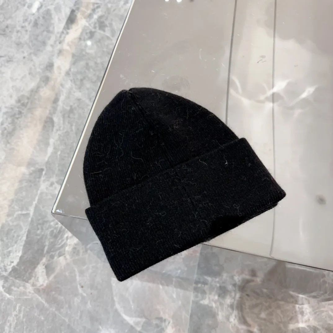 p90 GUCCI 2024 autumn and winter new embroidered woolen hat, knitted hat for men and women, 100% wool🦙