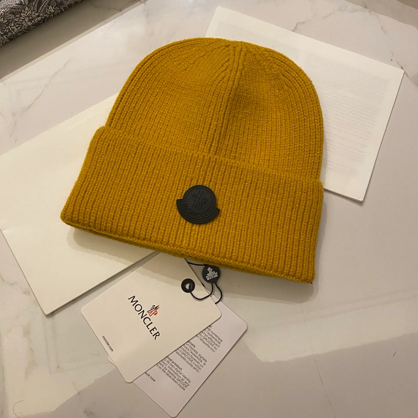 Moncler muzzle cashmere knitted hat