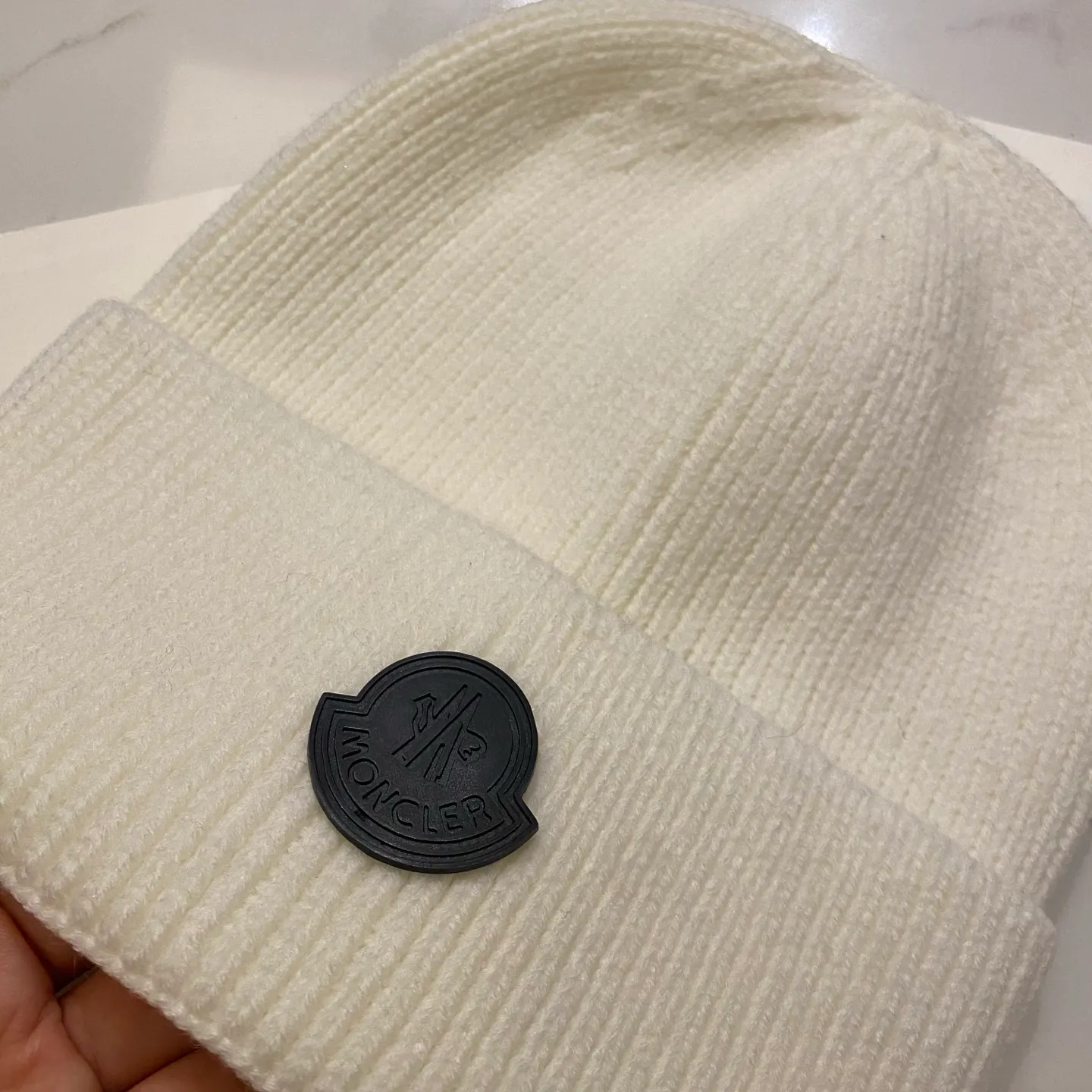 Moncler muzzle cashmere knitted hat