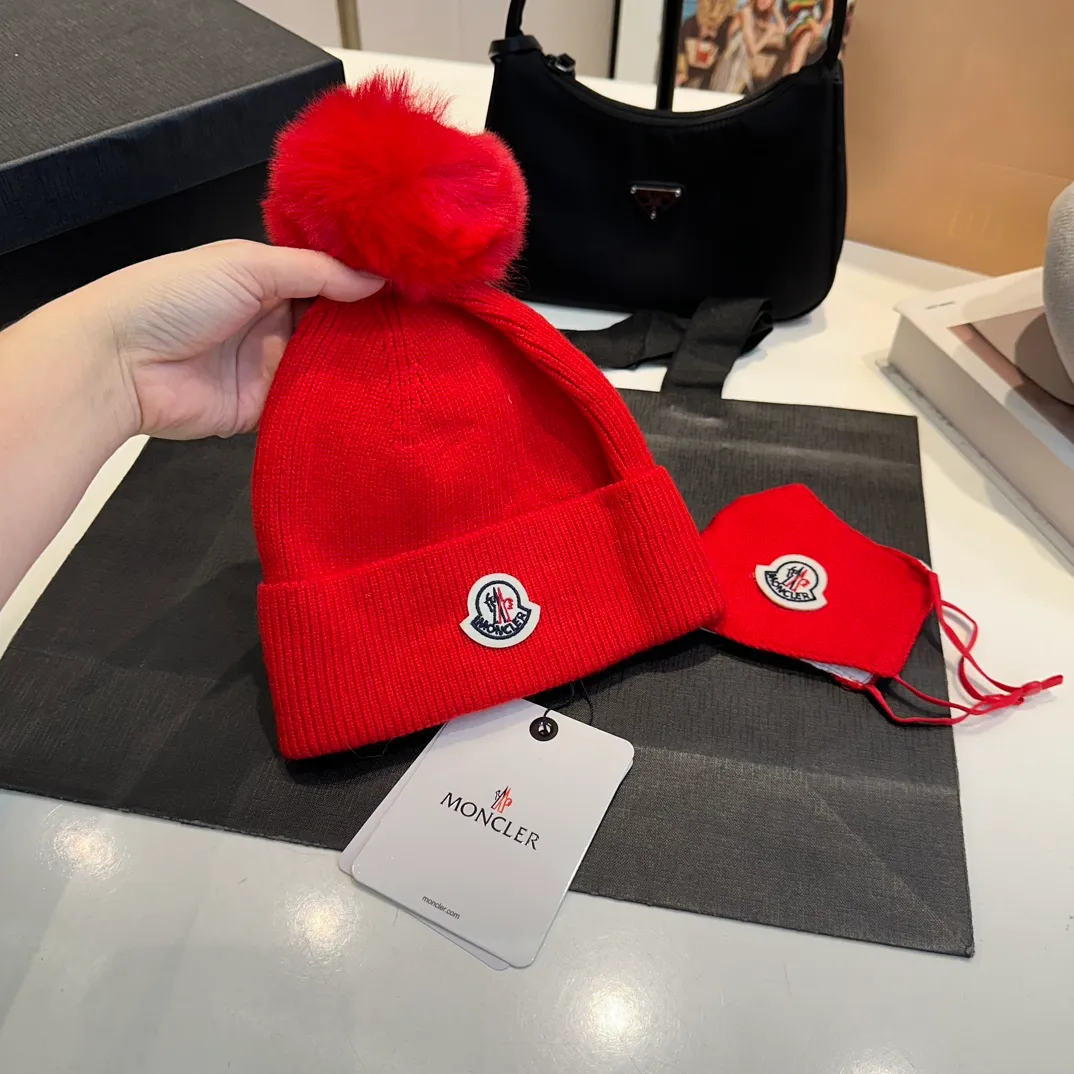 P80 Moncler muzzle hat + mask imitating cold set Autumn and winter women's wool woven warm knitted hat Cashmere soft and waxy texture, authentic quality enjoyment! Original label! High quality in stock!