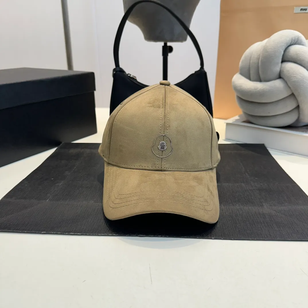 P60 * Moncler masked cotton baseball cap, a treasured item! Paired with exquisite embroidery, versatile colors👌 super flattering and small, same style for men and women, really cool~
