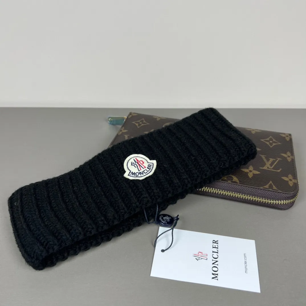 p44 MONCLER official website headband, the beauty of gentle and tough knitted headband, fitness headband, styling headband! Whether it is sports or fitness, traveling or styling, it is the only fashionable combination that is indispensable! Owning it is equivalent to adding a lot of color to yourself and showing your youthful vitality and temperament!