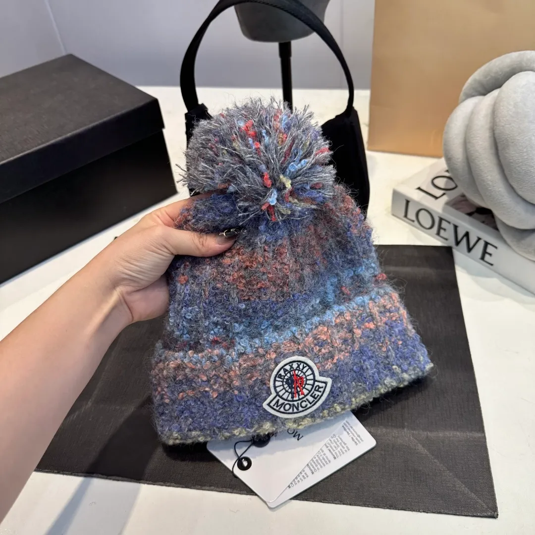 P70 MONCLER🎩 Ancora red knitted hat for women 2025 autumn and winter new Korean style fashionable thickened warm woolen hat