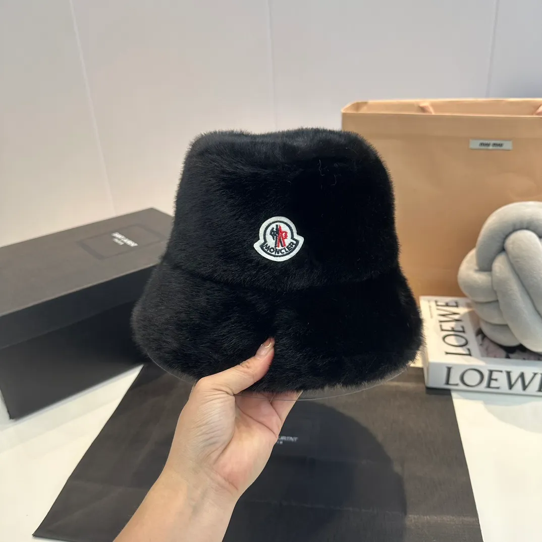 P60 MONCLER, new rabbit fur fisherman hat, super thick and warm, complete with tags