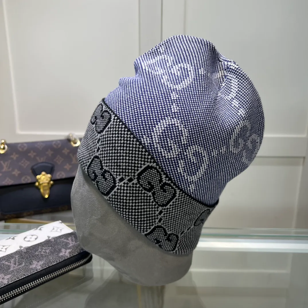 P44 comes with dust bag, the latest wool knitted hat from GUCCI official website, 💓Original replica from the official website. Very soft and skin-friendly, very elastic 💓Texy and very versatile style ~ very warm, a must-have item in autumn and winter, unisex, can be worn by any head size. Really recommended