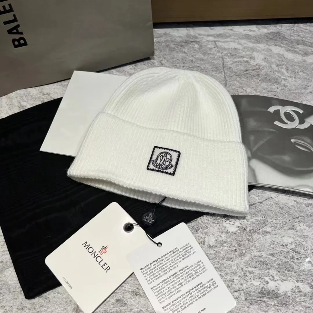 Moncler cashmere knit hat