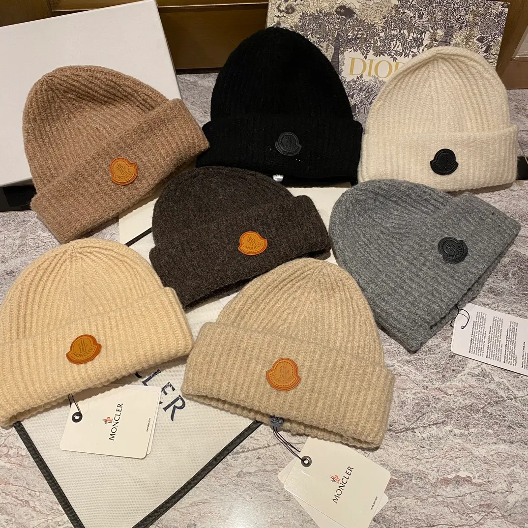 Moncler muzzle wool knitted hat