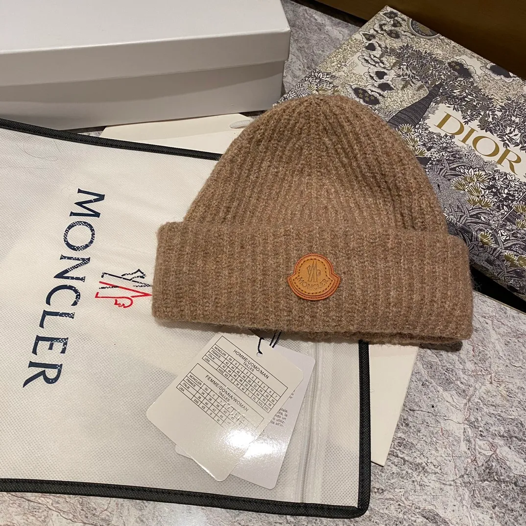 Moncler muzzle wool knitted hat