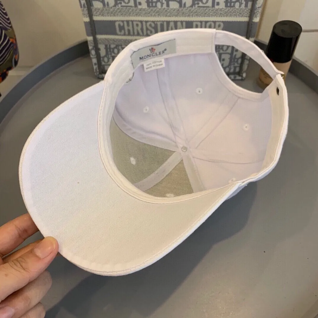 p80 Moncler new original baseball cap, 2019 popular style, synchronized with counters, new three-dimensional embroidery, pure cotton lining, light and breathable! Excellent quality, basic head circumference 56