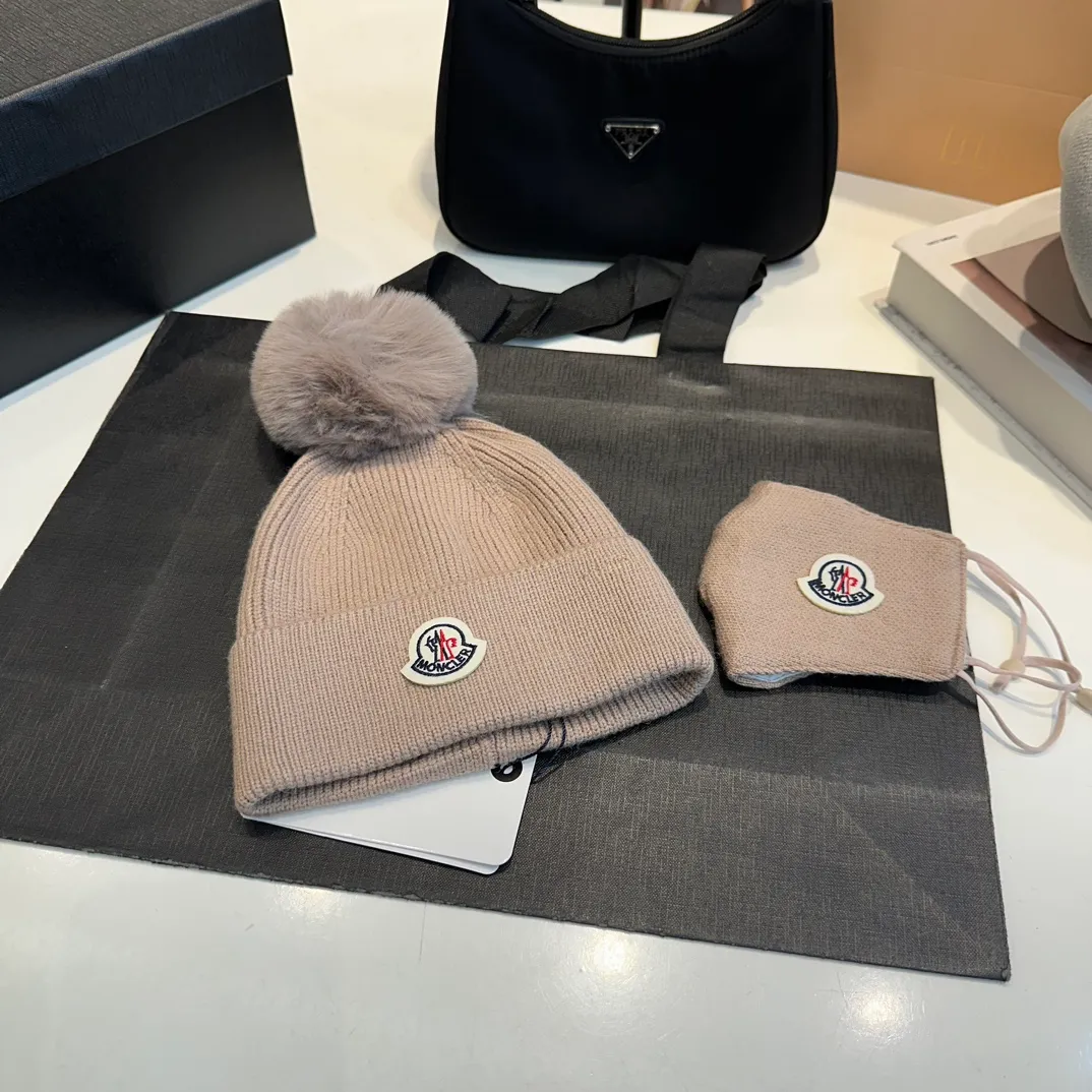 P80 Moncler muzzle hat + mask imitating cold set Autumn and winter women's wool woven warm knitted hat Cashmere soft and waxy texture, authentic quality enjoyment! Original label! High quality in stock!