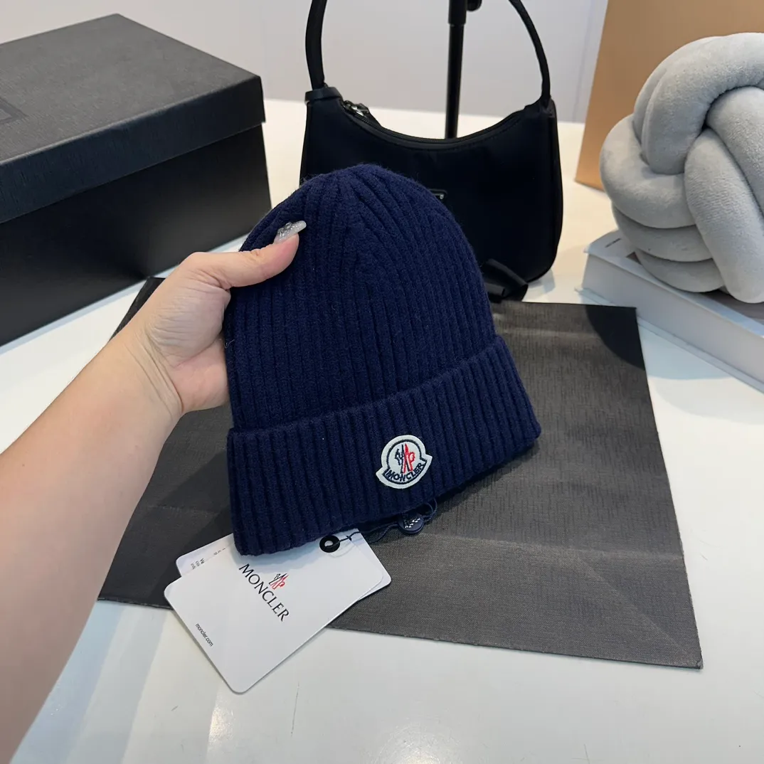 P50 MONCLER Mouth Fashion Pearl Stripe Knitted Hat Women's Thickened Winter Warm Wool Hat Women's Versatile Pullover Hat