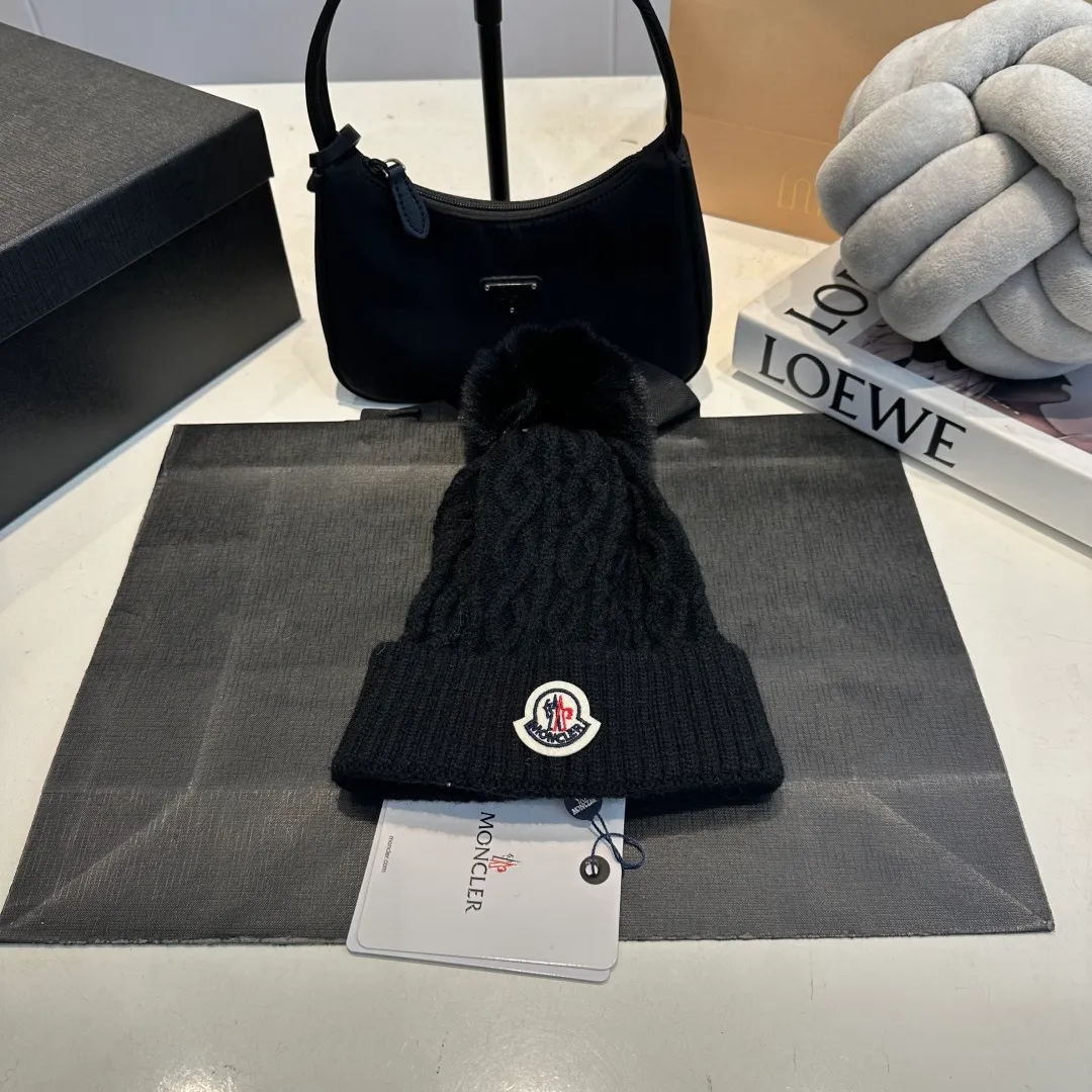 P60 MONCLER 25 autumn new product wool ball ear protection knitted toe wool hat cold hat sweet
