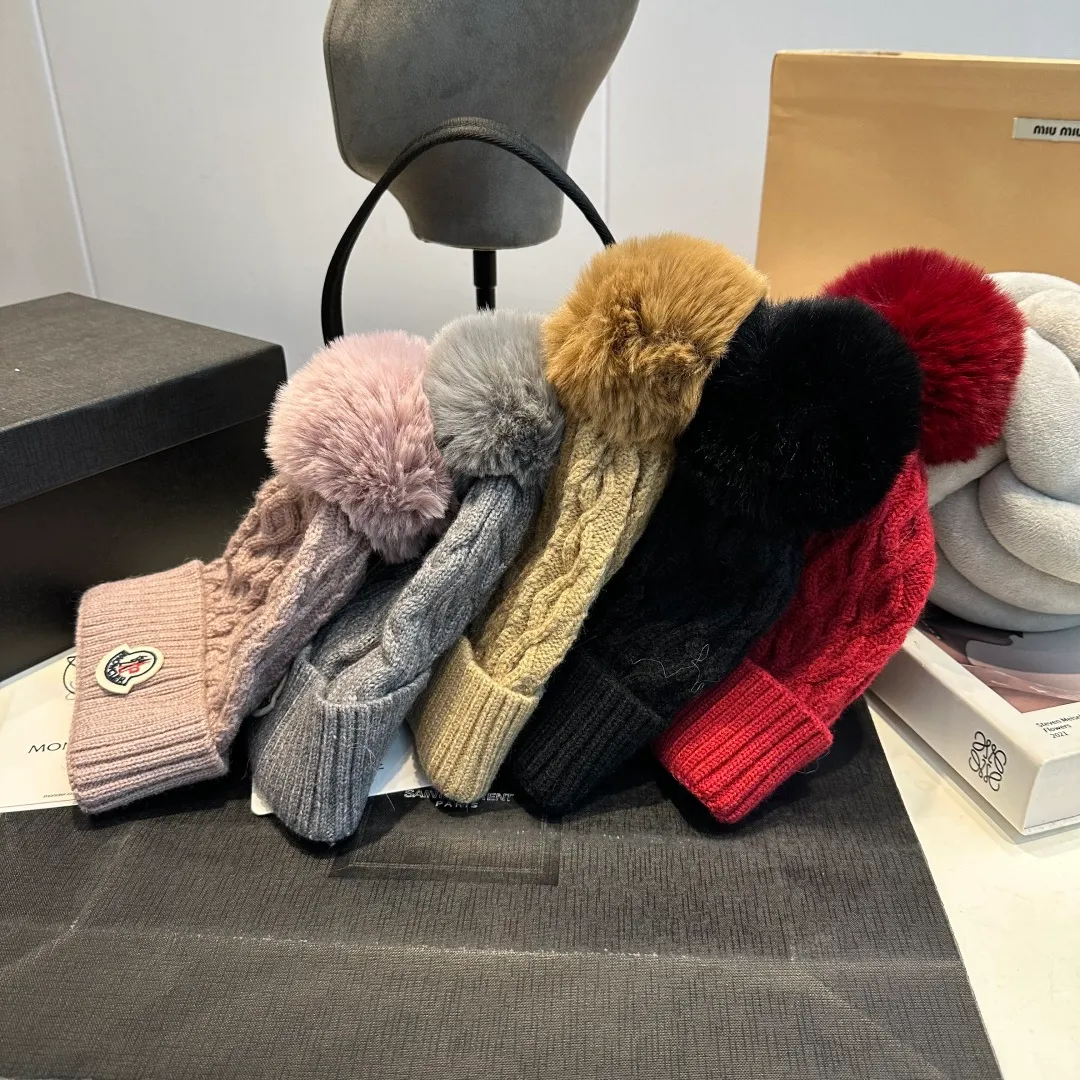 P60 MONCLER 25 autumn new product wool ball ear protection knitted toe wool hat cold hat sweet