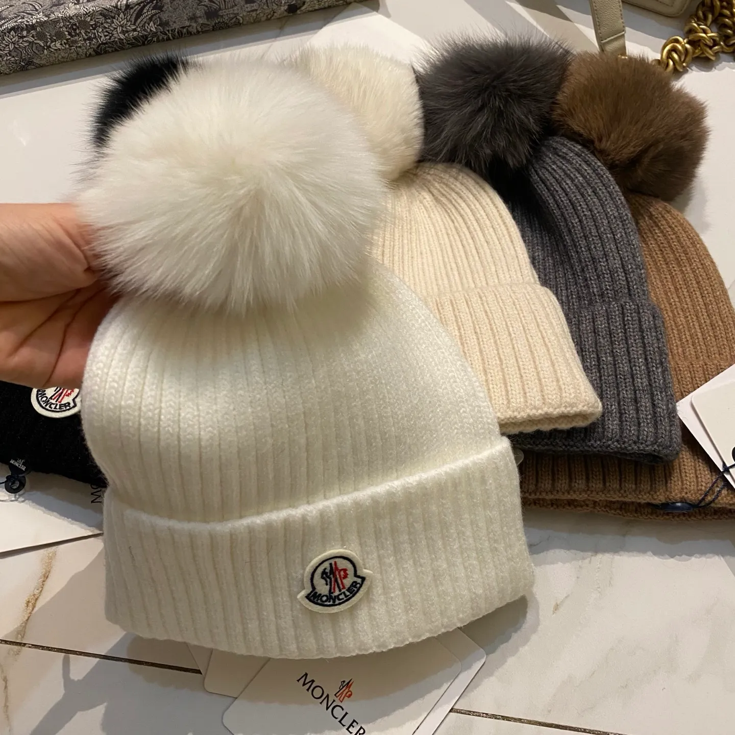 Moncler muzzle cashmere knitted hat + fox fur ball