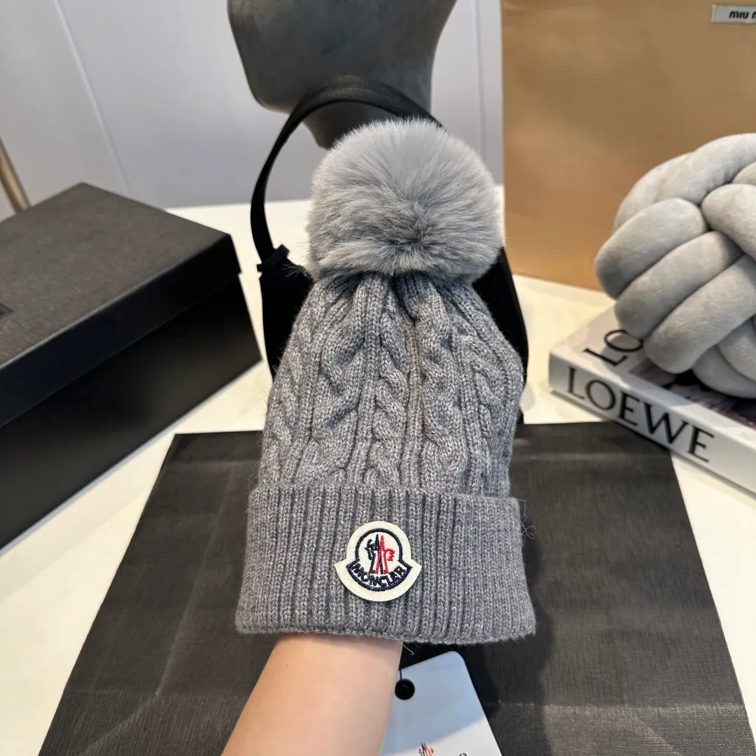 P60 MONCLER 25 autumn new product wool ball ear protection knitted toe wool hat cold hat sweet