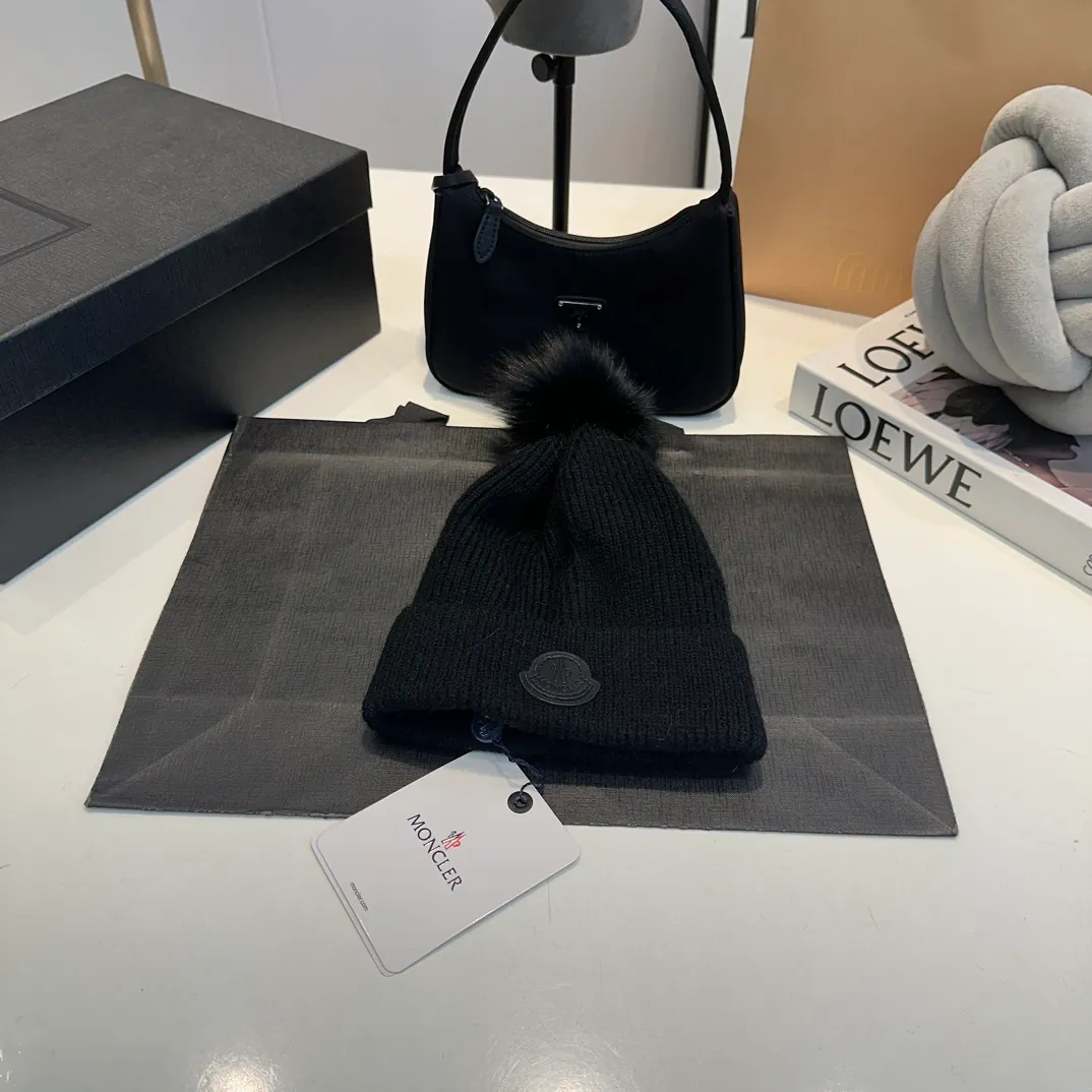 P70 MONCLER2024 new knitted wool ear protection warm hat, order now