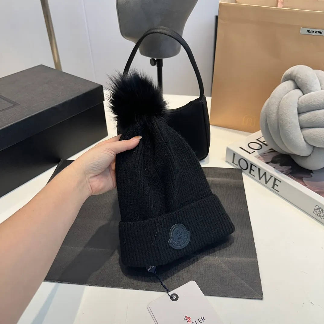 P70 MONCLER2024 new knitted wool ear protection warm hat, order now