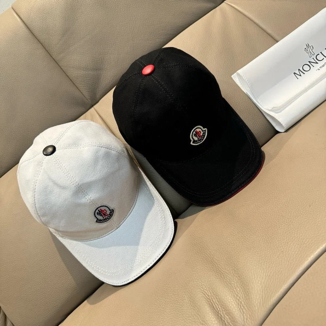 p90., Moncler's new original baseball cap, 1:1 mold opening at the counter, new three-dimensional embroidery, original canvas + first-layer cowhide, pure cotton lining, light and breathable! The quality is great, the basic head circumference is 56cm, and the patch is adjustable.