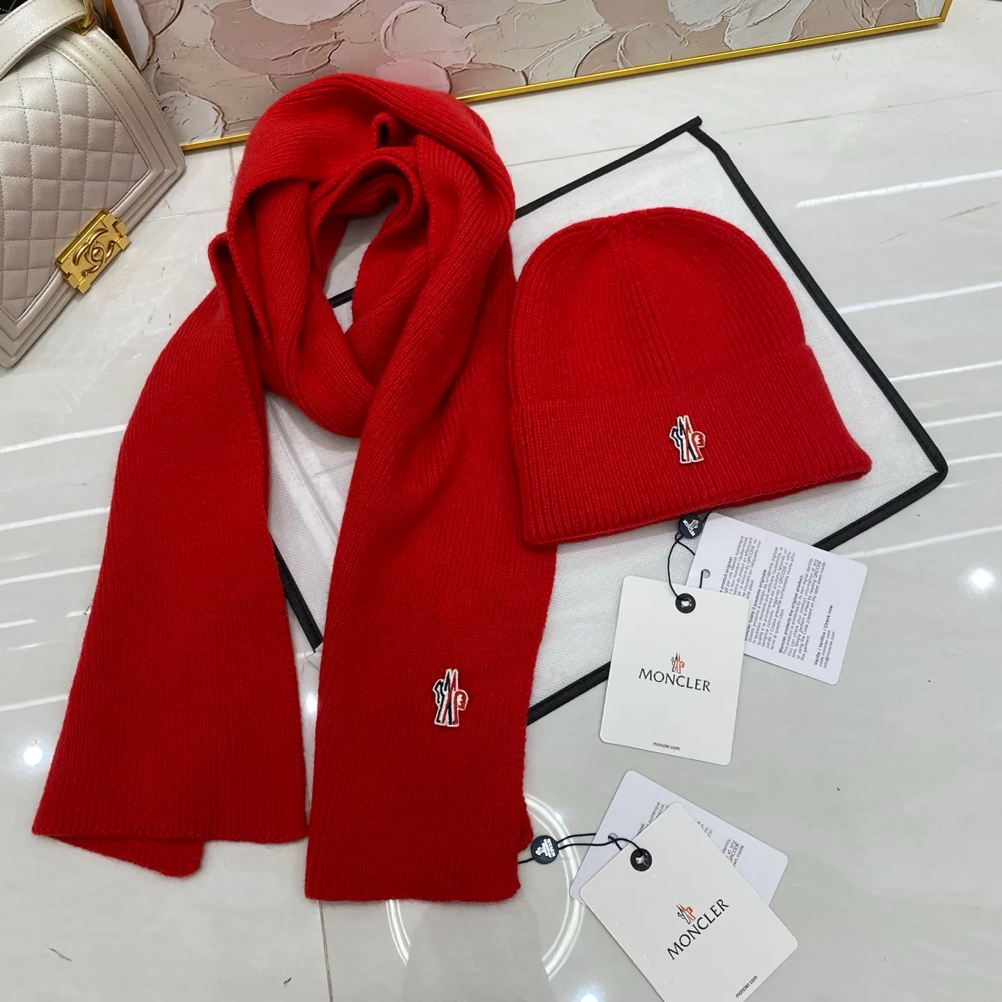 Moncler cashmere knitted hat + scarf🧣