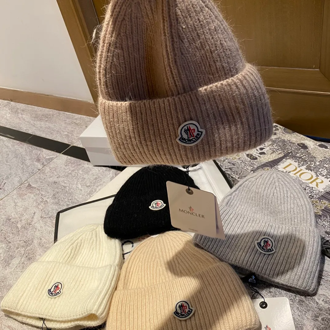 Moncler muzzle rabbit fur knitted hat
