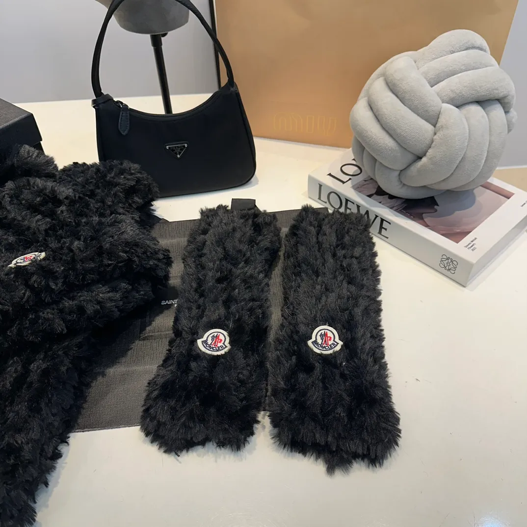 P160 Moncler muzzle hat, gloves, scarf, Angora rabbit fur knitted hat