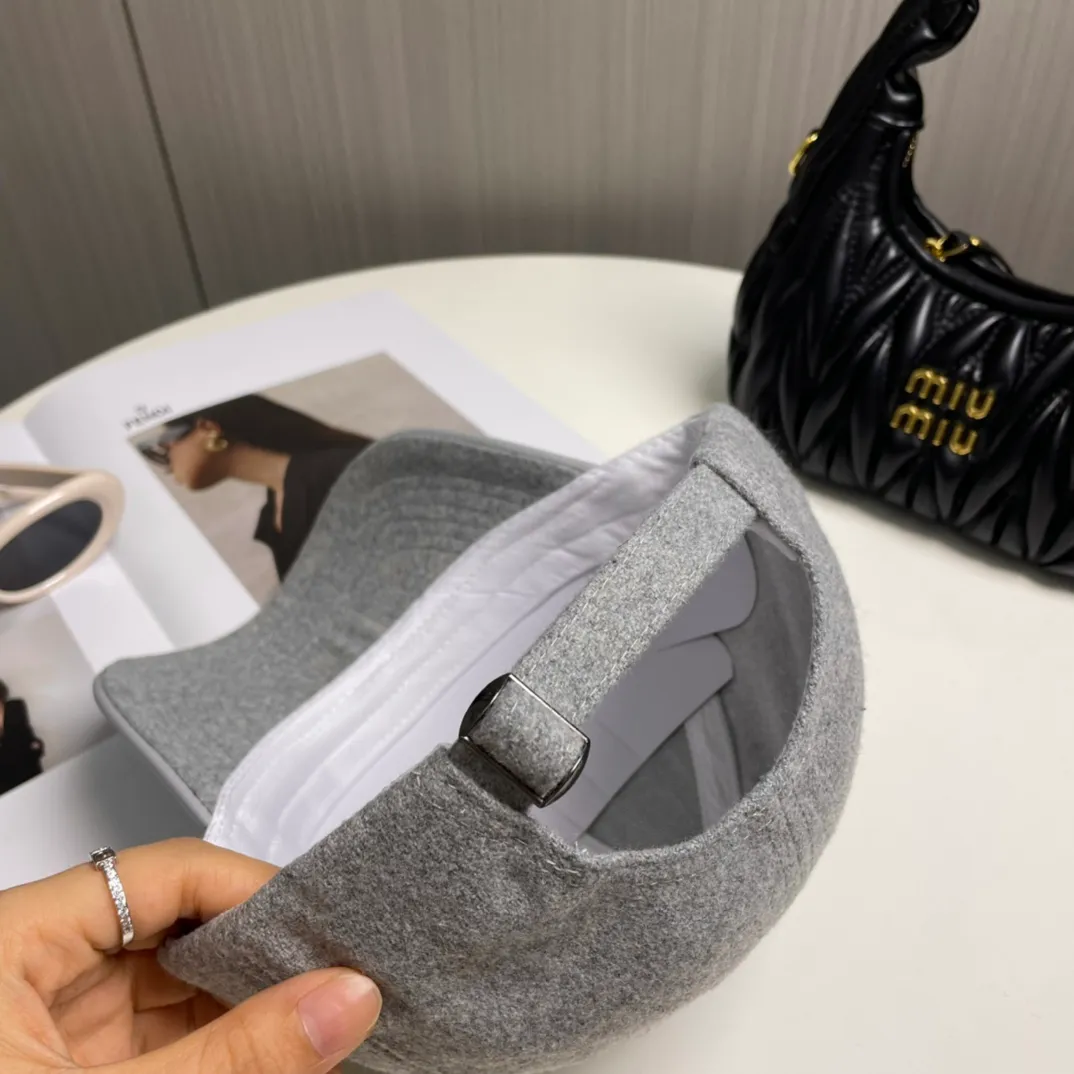 P66 MONCLER new wool baseball cap for autumn and winter, suitable for young and fashionable people, with strong visual effect, three-dimensional letters, good-looking and high-quality!