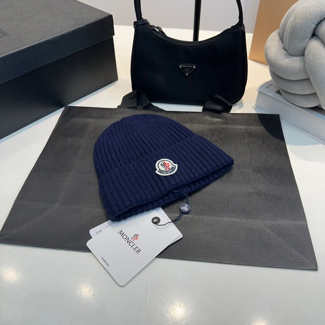 P50 MONCLER Mouth Fashion Pearl Stripe Knitted Hat Women's Thickened Winter Warm Wool Hat Women's Versatile Pullover Hat