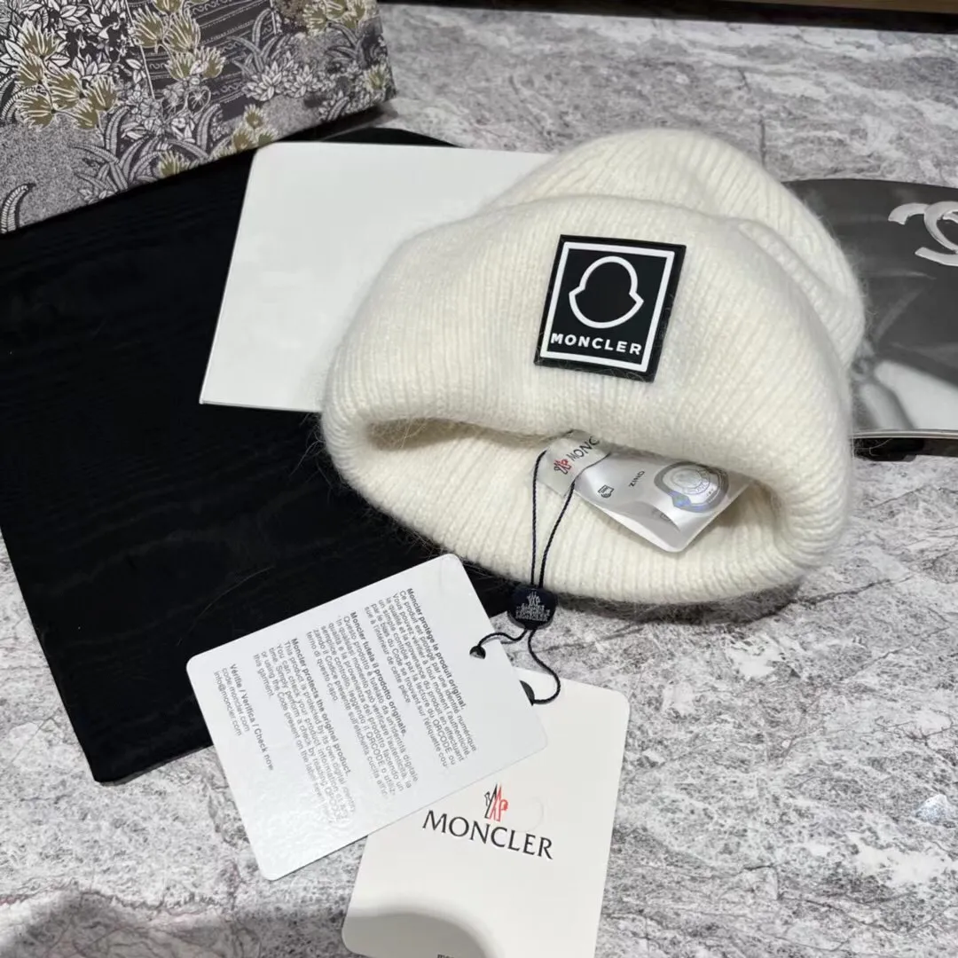 Special batch of 50 Moncler new rabbit fur knitted hats