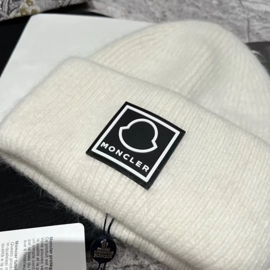 Special batch of 50 Moncler new rabbit fur knitted hats