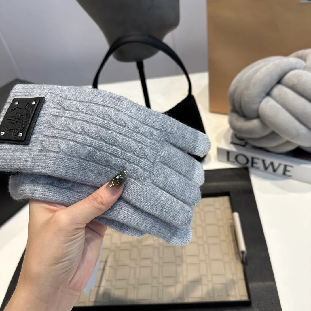 P50 Moncler Suede Gloves for Women with Mouth Mouth, Winter Velvet and Thickened Touch Screen Cycling Bike to Keep Cold and Warm