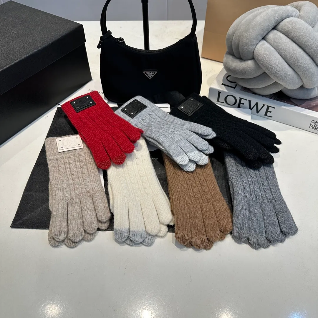 P50 Moncler Suede Gloves for Women with Mouth Mouth, Winter Velvet and Thickened Touch Screen Cycling Bike to Keep Cold and Warm