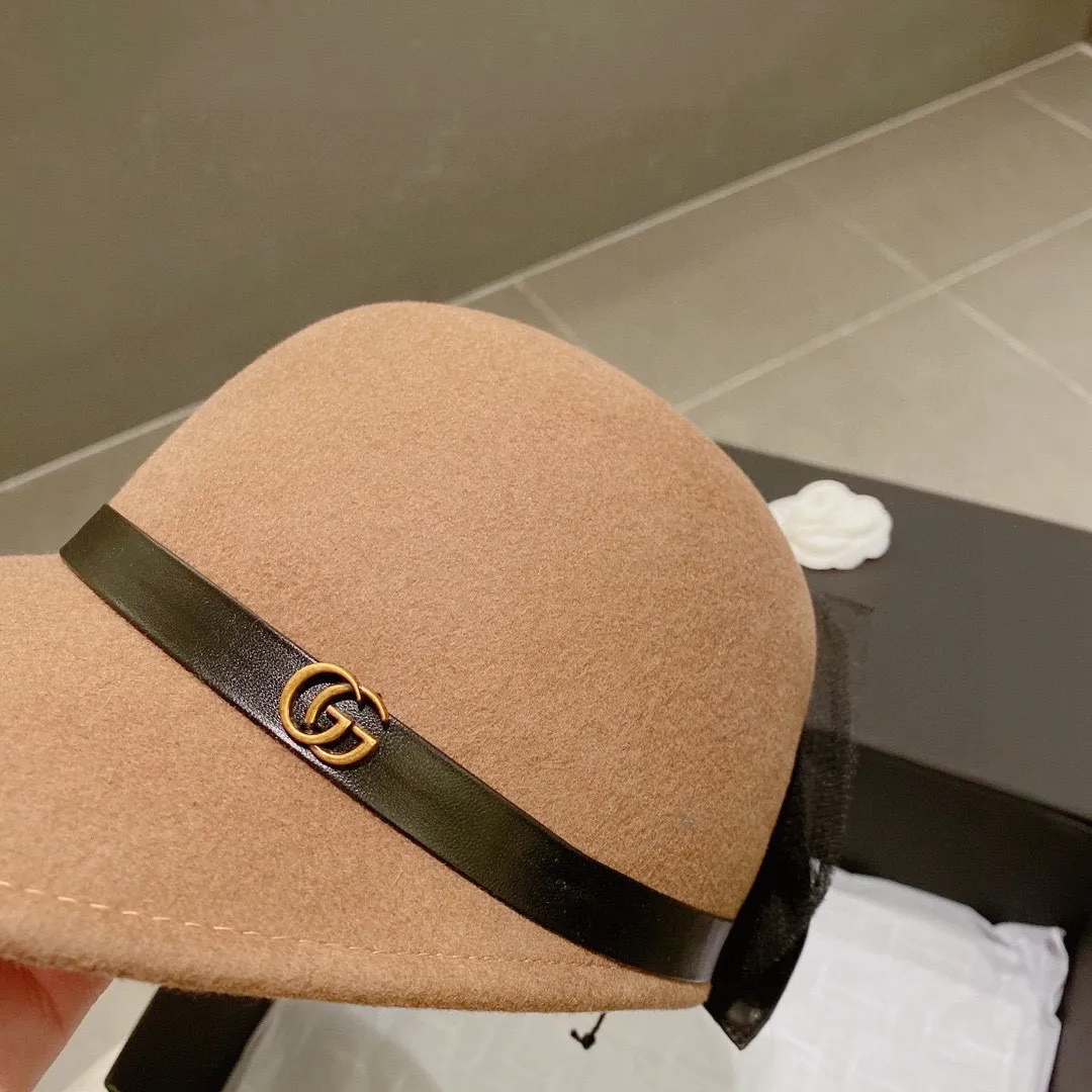 Random model 170¥ Gucci 2022 new autumn and winter wool peaked cap, 100% wool fabric, peaked knight hat, versatile style, black and khaki, head circumference 57cm
