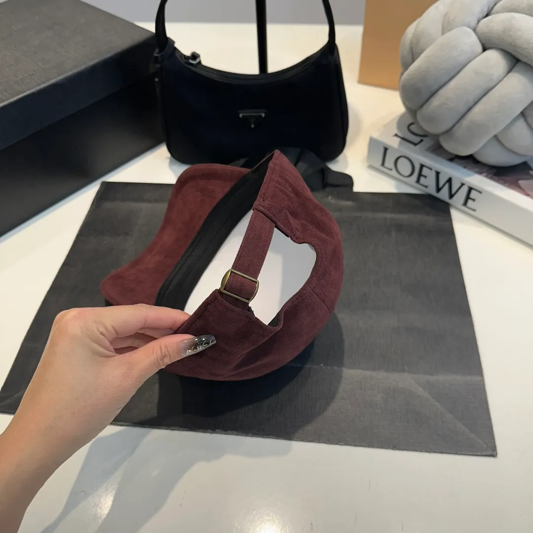 P60 new spring/summer MONCLER baseball cap, suitable for young and fashionable people, with strong visual effect, three-dimensional letters, good-looking and high-quality!