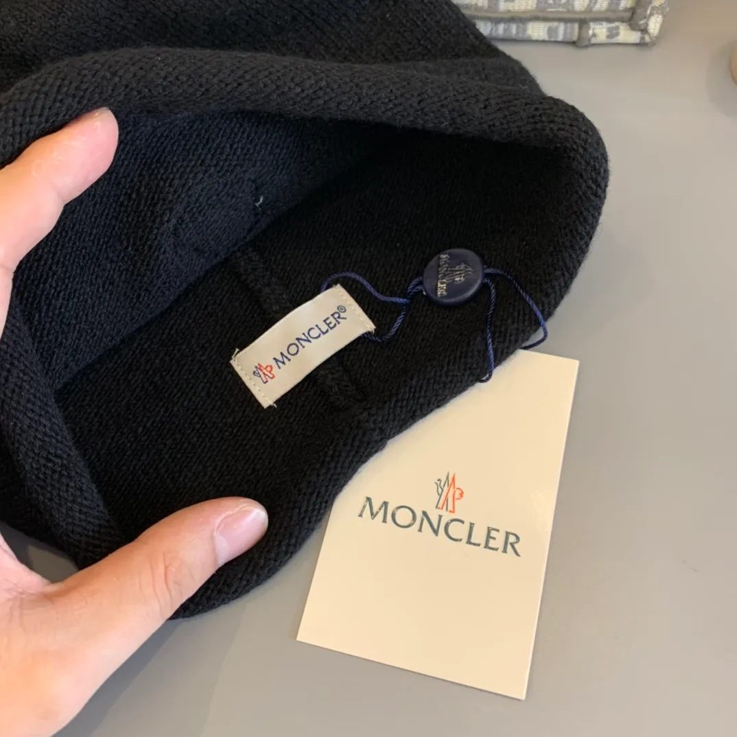 p60 Moncler woolen hat🧣 Simple and elegant Japanese style woolen knitted hat, playful and cute‼ Warm and comfortable, great quality
