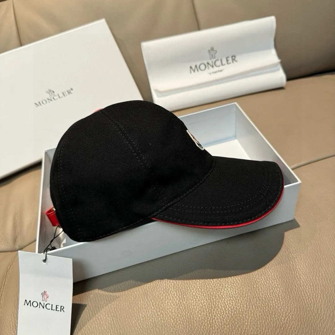 p90., Moncler's new original baseball cap, 1:1 mold opening at the counter, new three-dimensional embroidery, original canvas + first-layer cowhide, pure cotton lining, light and breathable! The quality is great, the basic head circumference is 56cm, and the patch is adjustable.