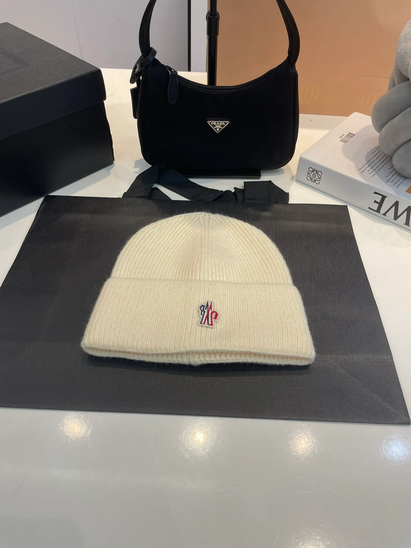 P40 MONCLER 2023 autumn and winter new knitted beanie hat, very popular 💖 first-class texture, very easy to match on the street!
