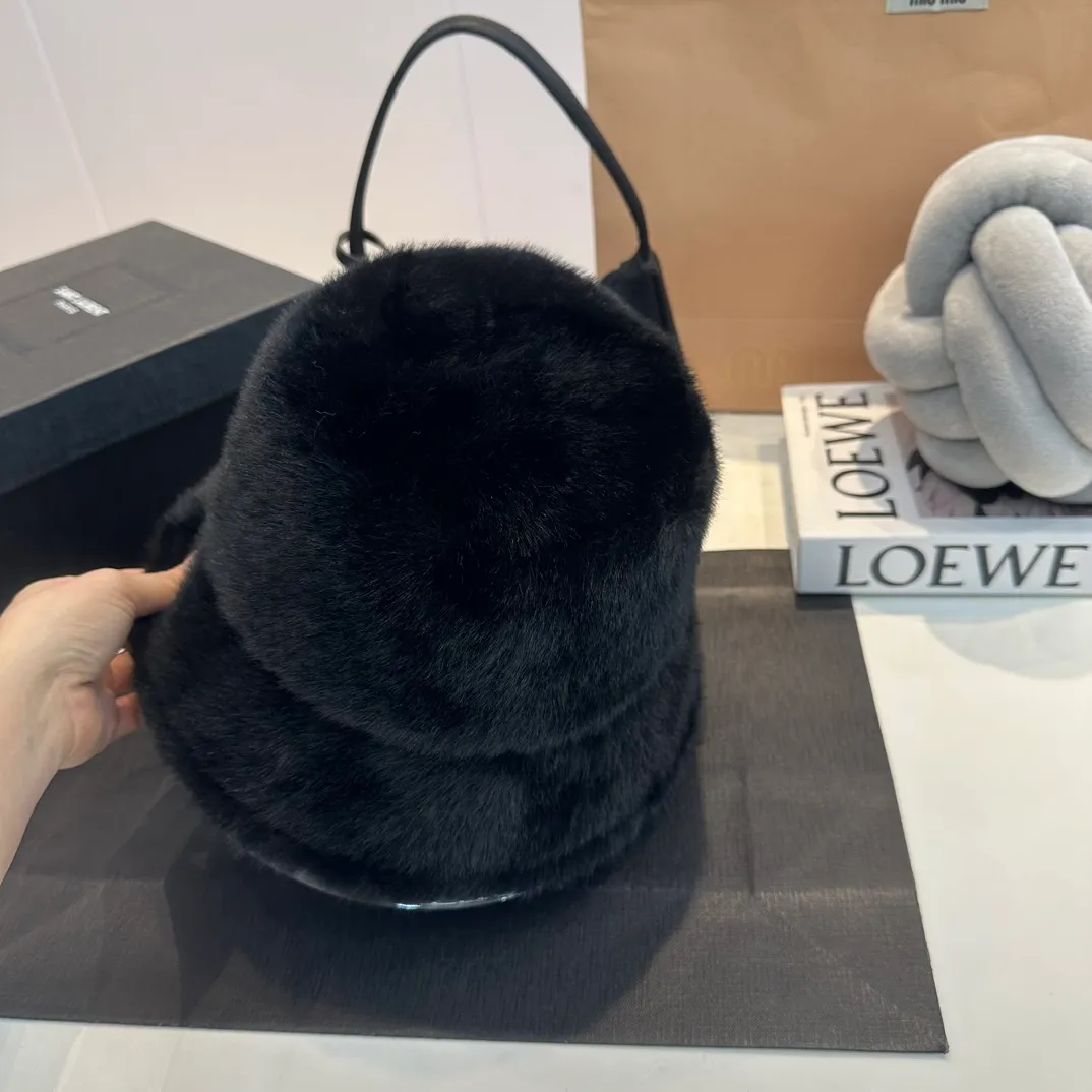 P60 MONCLER, new rabbit fur fisherman hat, super thick and warm, complete with tags