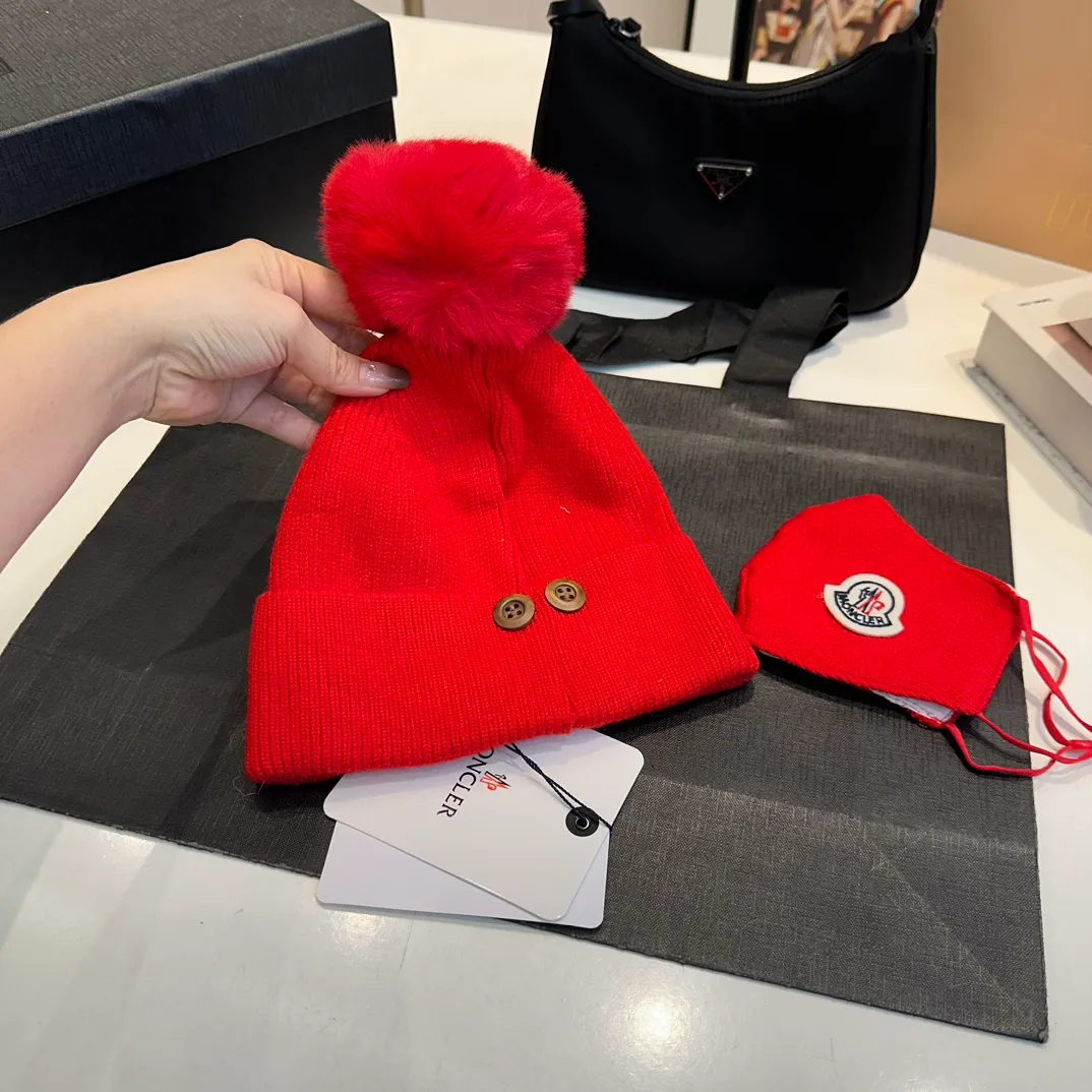 P80 Moncler muzzle hat + mask imitating cold set Autumn and winter women's wool woven warm knitted hat Cashmere soft and waxy texture, authentic quality enjoyment! Original label! High quality in stock!