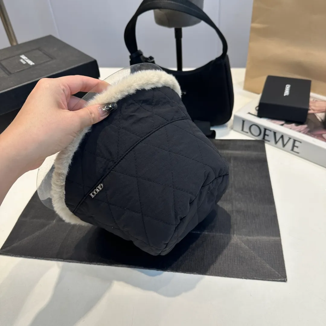 P60 Gucci Gucci's new down, cotton and wool mixed color bucket hat, a must-have for autumn and winter, versatile style, head circumference 57cm