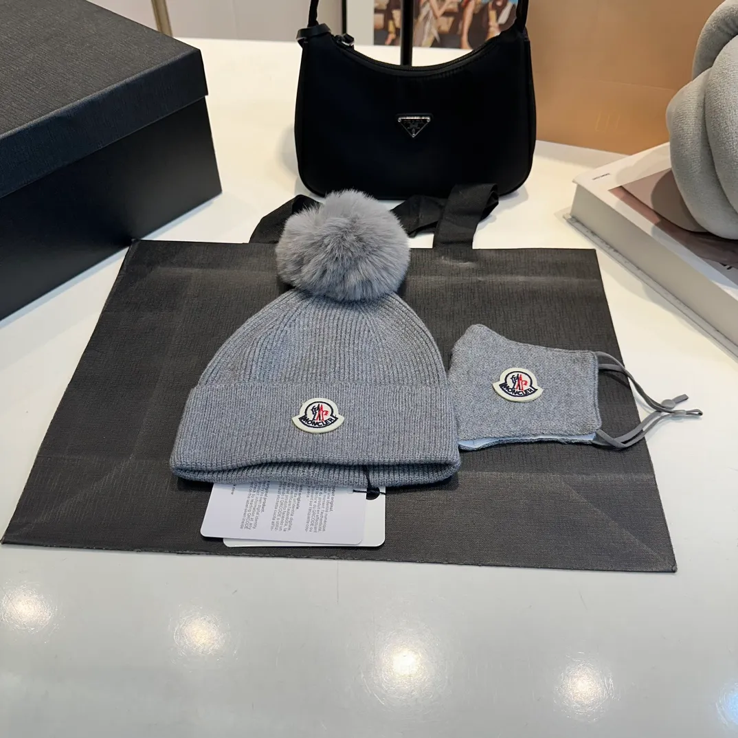 P80 Moncler muzzle hat + mask imitating cold set Autumn and winter women's wool woven warm knitted hat Cashmere soft and waxy texture, authentic quality enjoyment! Original label! High quality in stock!